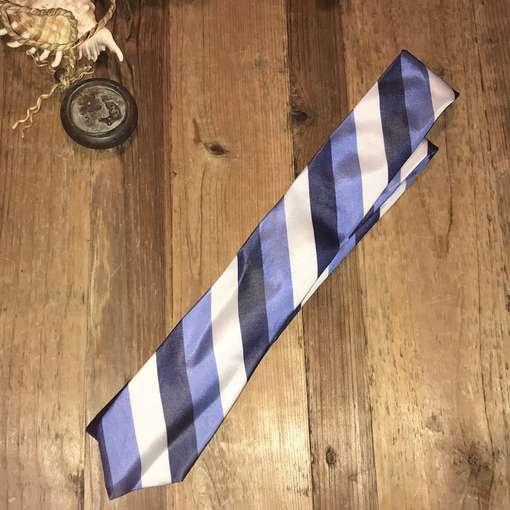 Chaps silk tie blue & white striped. EUC